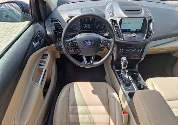 Ford Escape cena 69900 przebieg: 151000, rok produkcji 2018 z Giżycko małe 704